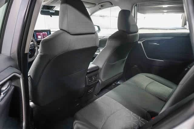 Thumbnail: 2021 Toyota RAV4 - 18