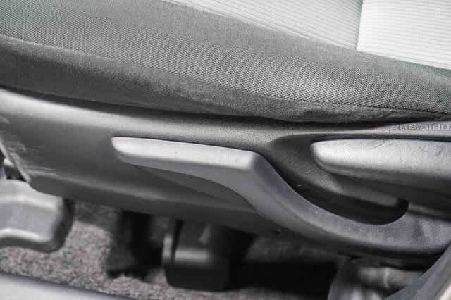 Thumbnail: 2012 Toyota Prius c - 22