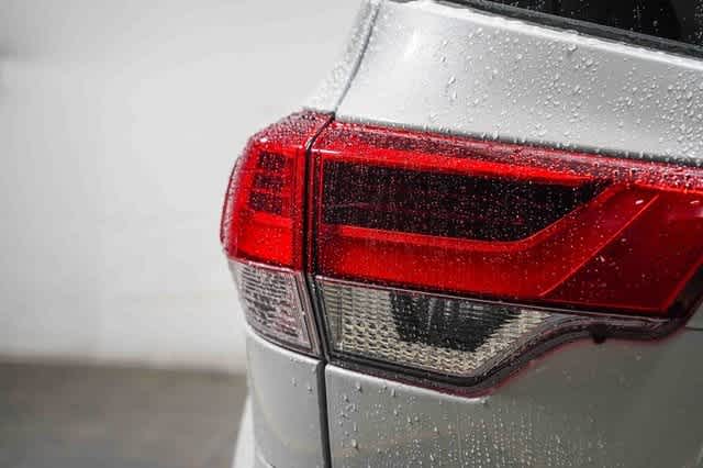 Thumbnail: 2019 Toyota Highlander - 11