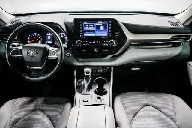 2022 Toyota Highlander LE 12