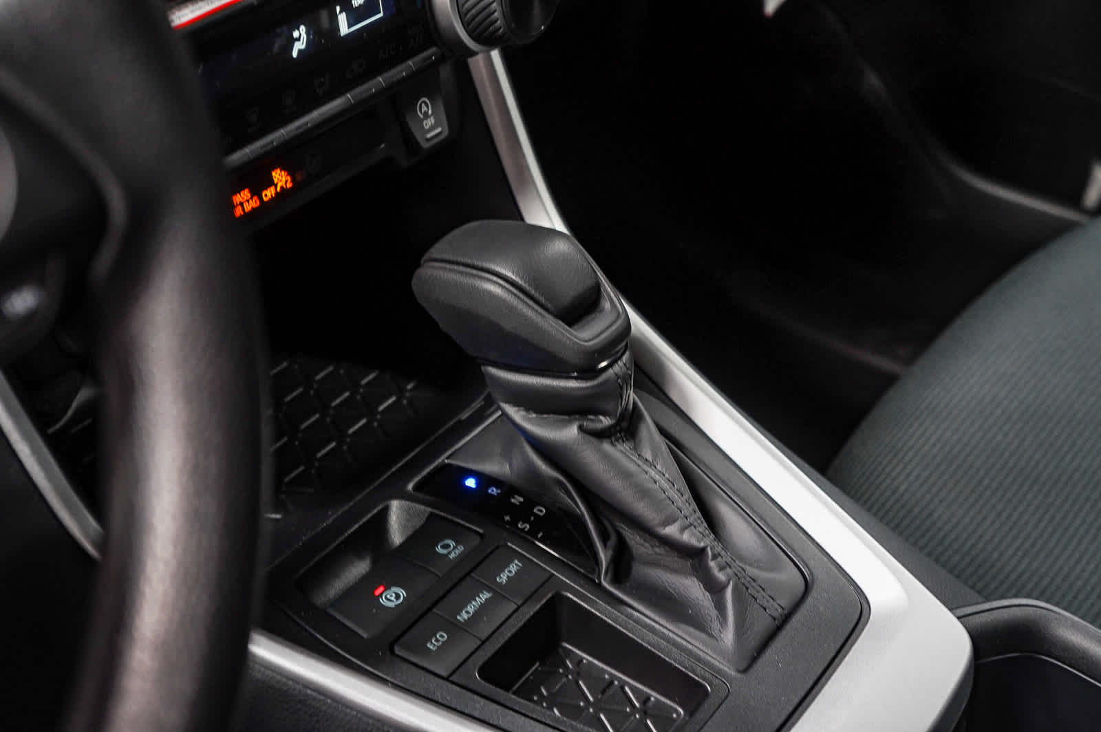 Thumbnail: 2025 Toyota RAV4 - 24