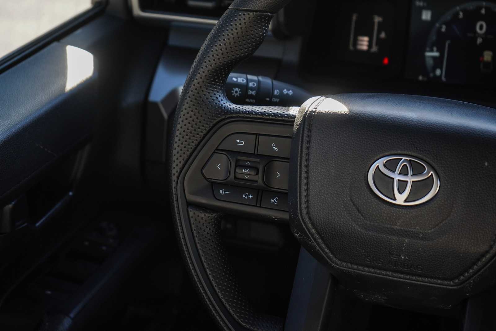 2025 Toyota Tacoma SR5 21