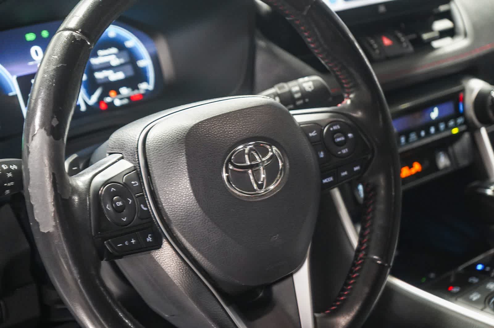 Thumbnail: 2023 Toyota RAV4 - 21