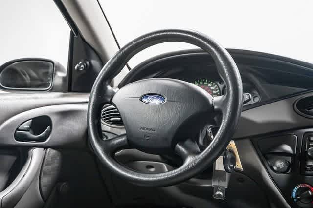 Thumbnail: 2002 Ford Focus - 15