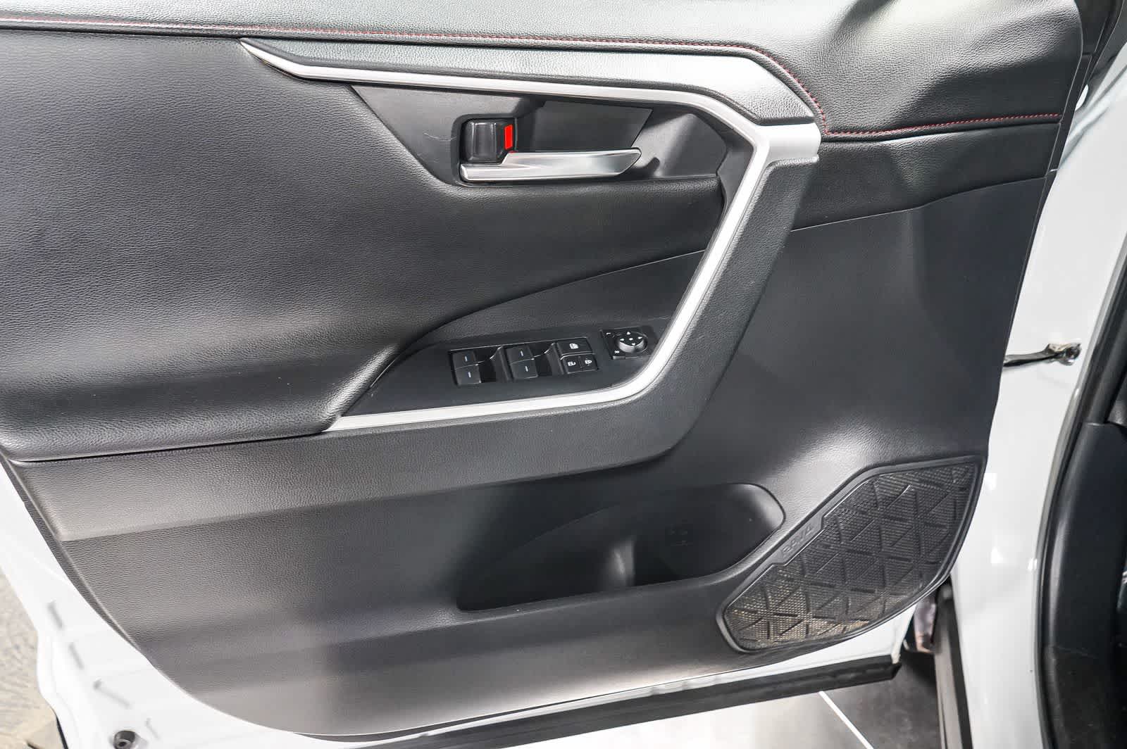 Thumbnail: 2023 Toyota RAV4 - 22