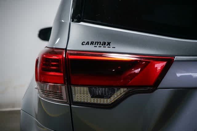 Thumbnail: 2019 Toyota Highlander - 9
