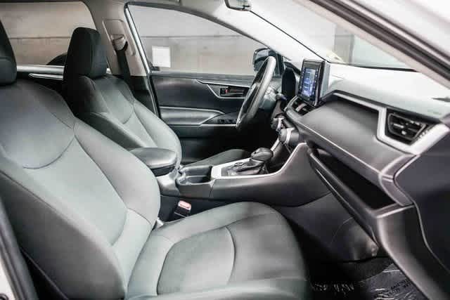 Thumbnail: 2021 Toyota RAV4 - 15