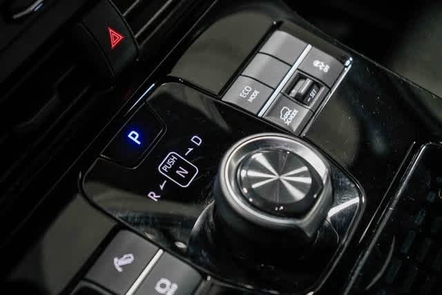 Thumbnail: 2025 Toyota bZ4X - 22