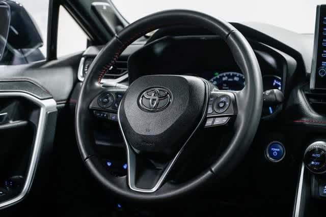 Thumbnail: 2022 Toyota RAV4 - 16