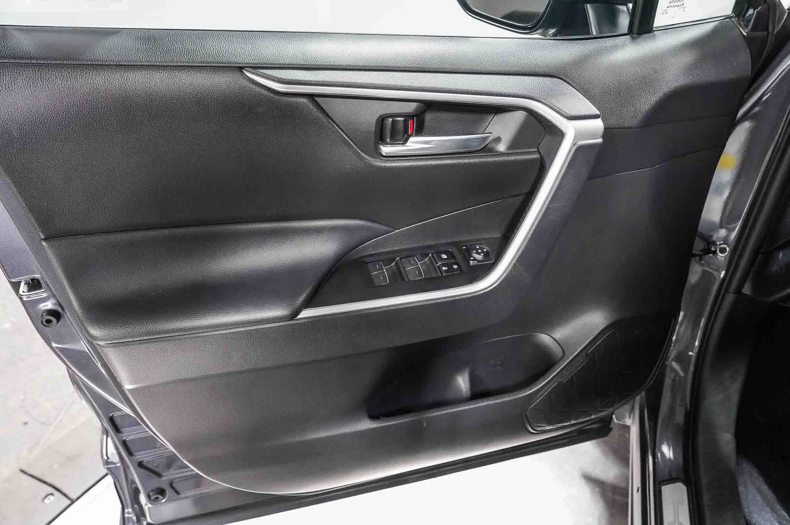 Thumbnail: 2024 Toyota RAV4 - 21