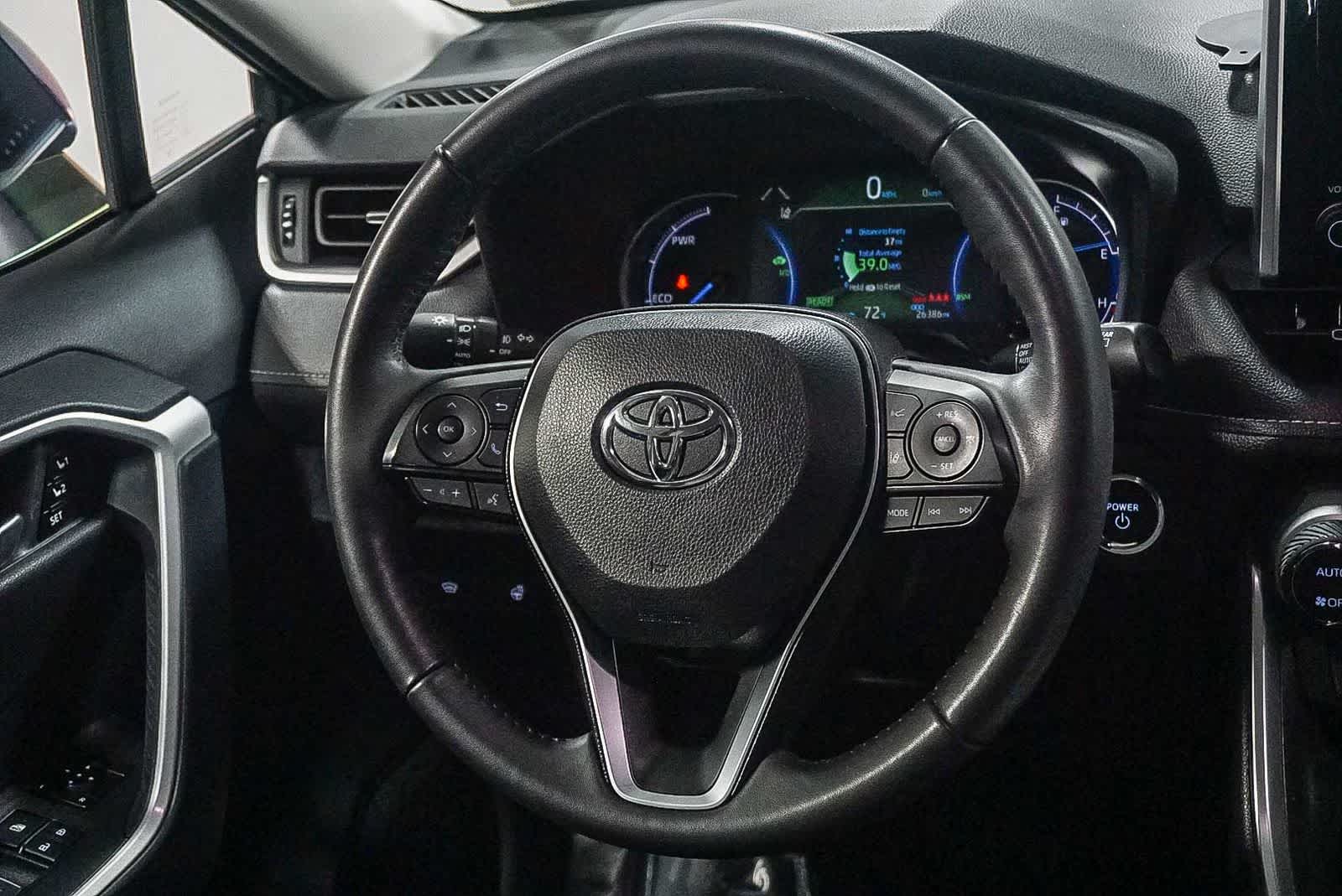 Thumbnail: 2025 Toyota RAV4 - 18