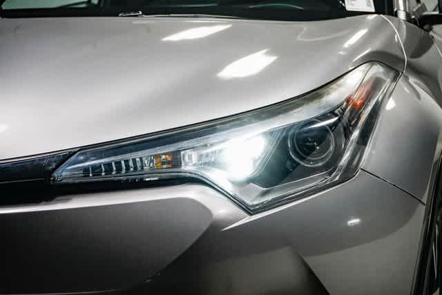 Thumbnail: 2018 Toyota C-HR - 8