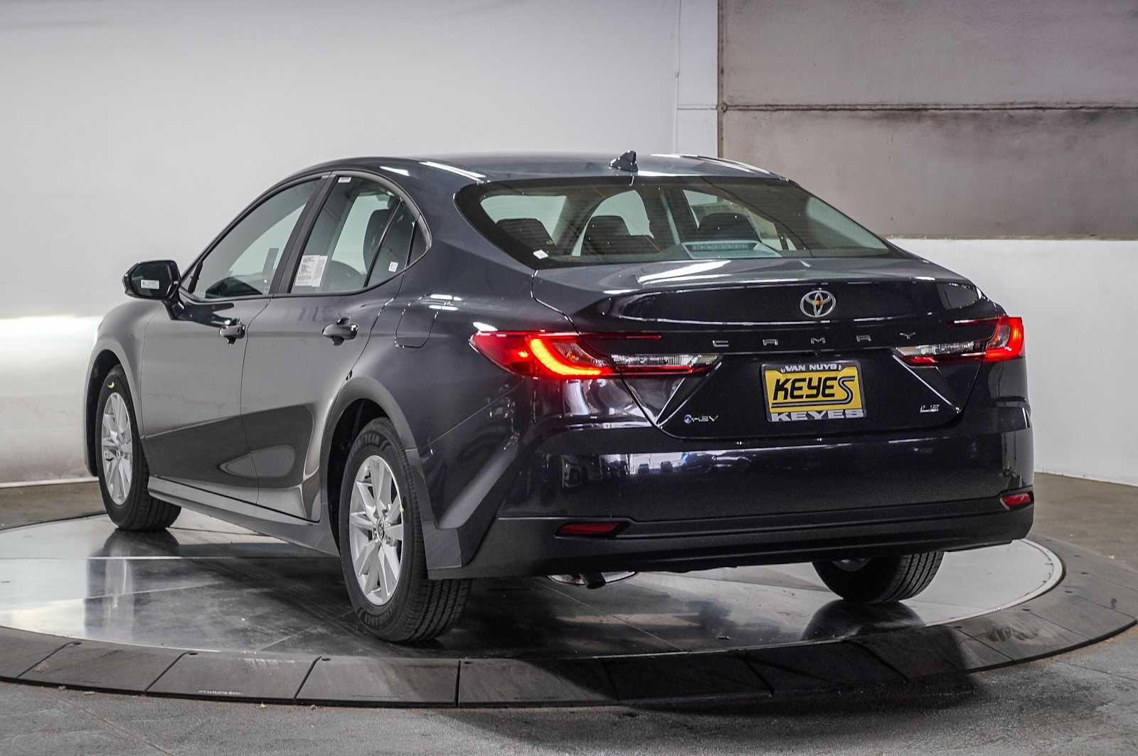 Thumbnail: 2025 Toyota Camry - 6