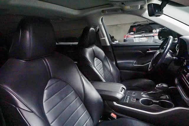 Thumbnail: 2021 Toyota Highlander - 18