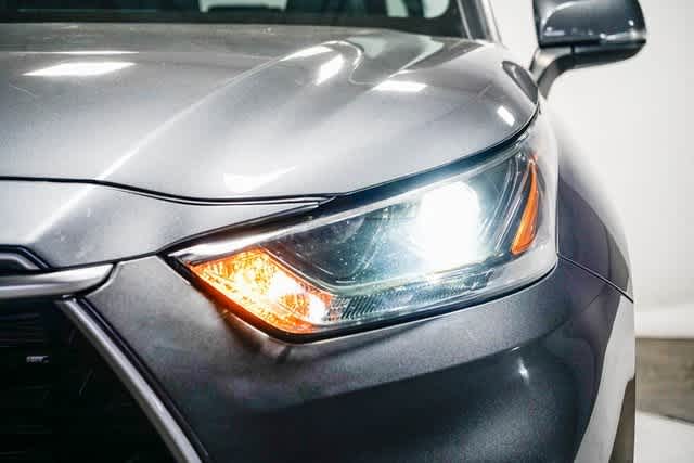 Thumbnail: 2022 Toyota Highlander - 8