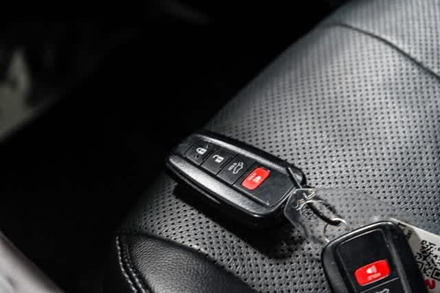 Thumbnail: 2022 Toyota Highlander - 30