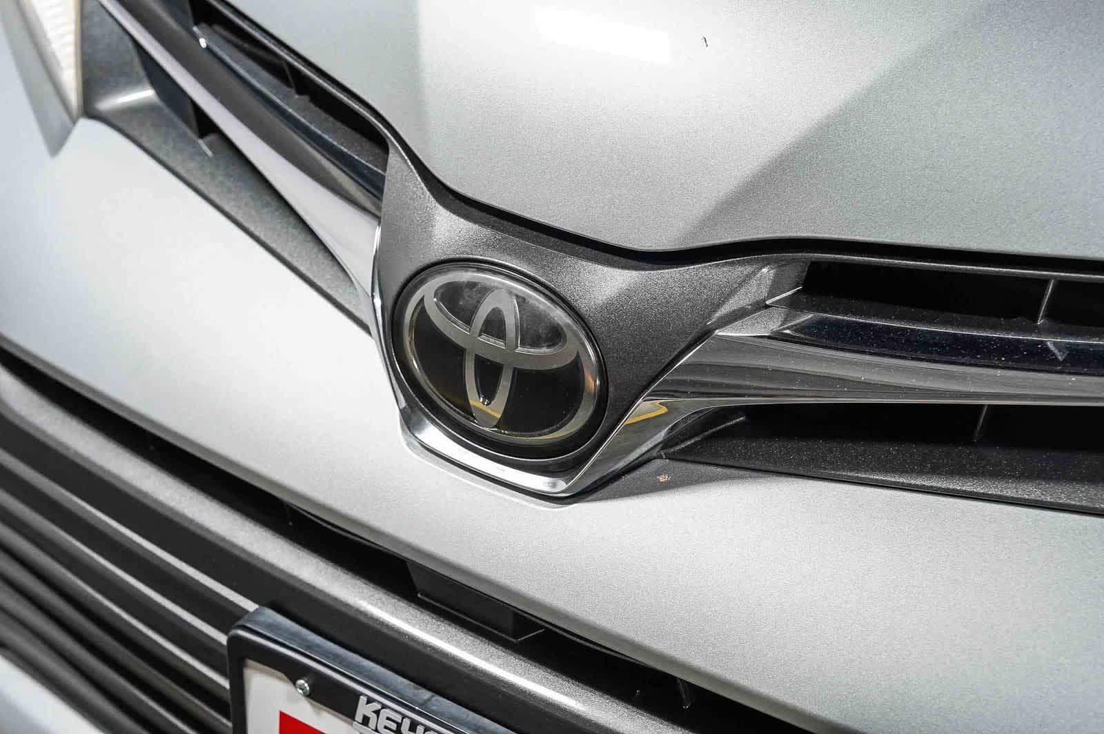 Thumbnail: 2020 Toyota Sienna - 8