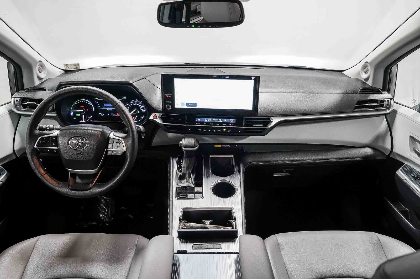 Thumbnail: 2026 Toyota Sienna - 12