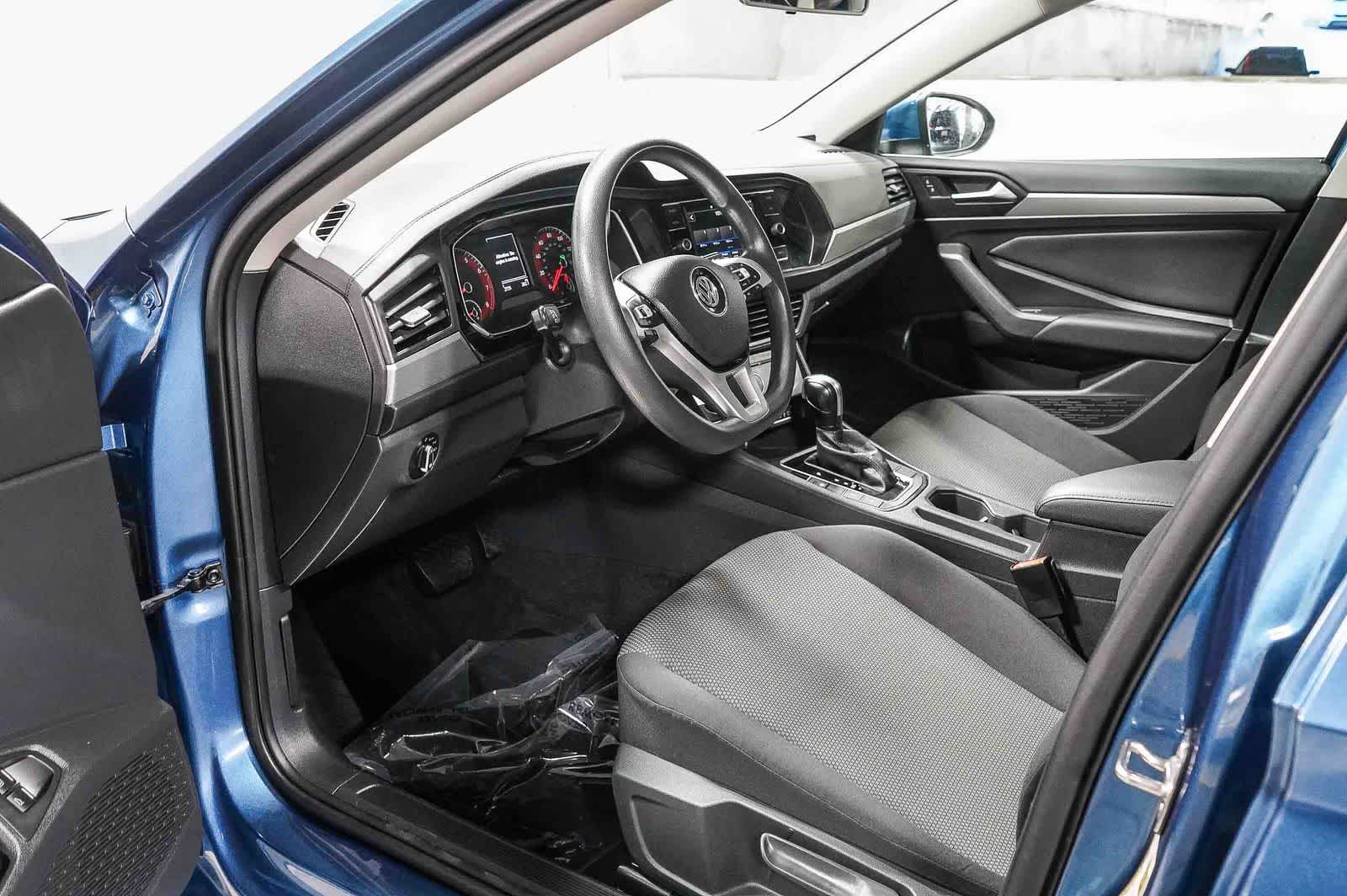 Thumbnail: 2021 Volkswagen Jetta - 17