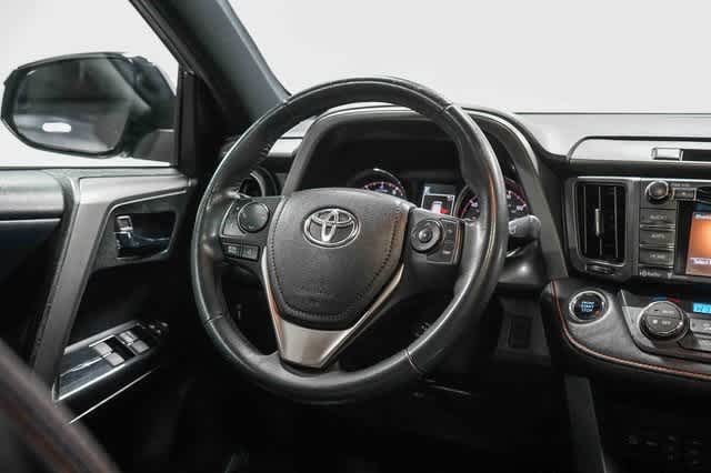 Thumbnail: 2016 Toyota RAV4 - 15