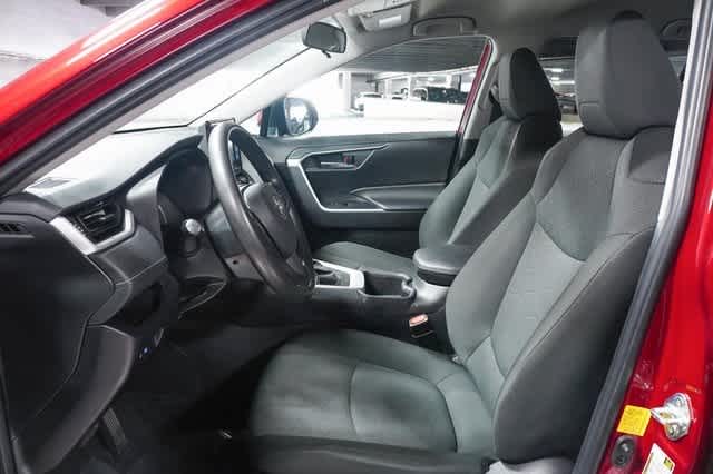 2022 Toyota RAV4 XLE 18