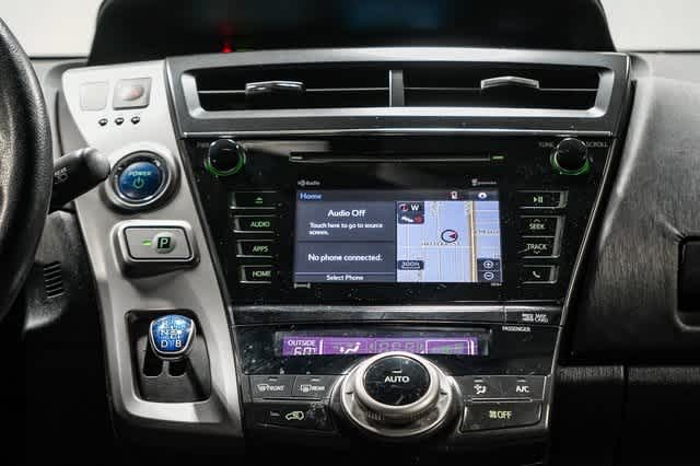 Thumbnail: 2017 Toyota Prius v - 15