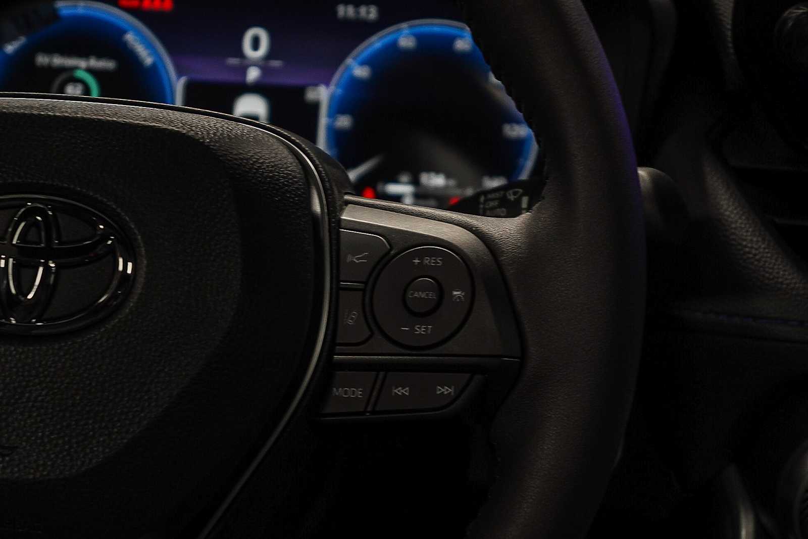 Thumbnail: 2025 Toyota RAV4 - 18