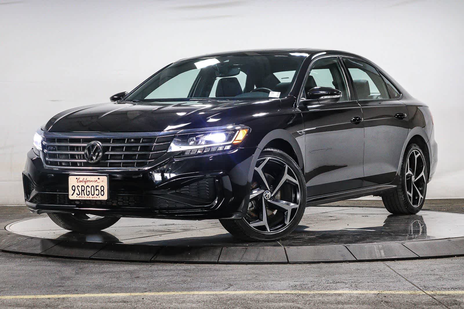 Thumbnail: 2022 Volkswagen Passat - 1