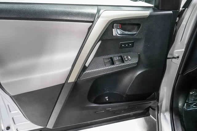 Thumbnail: 2015 Toyota RAV4 - 22