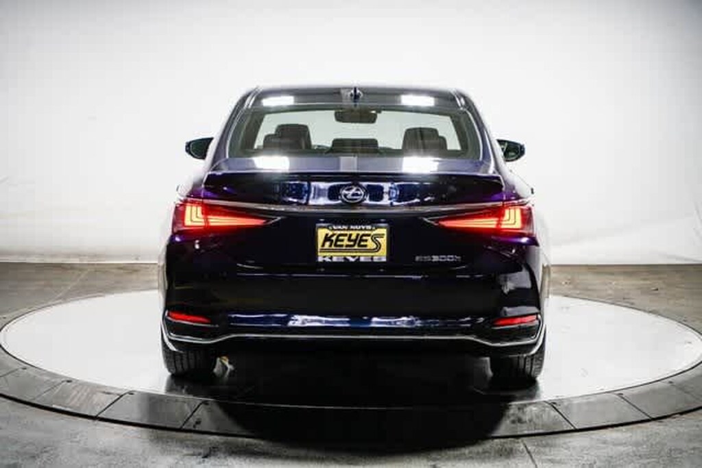 Used 2021 Lexus ES Sedan