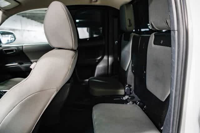 Thumbnail: 2020 Toyota Tacoma - 18