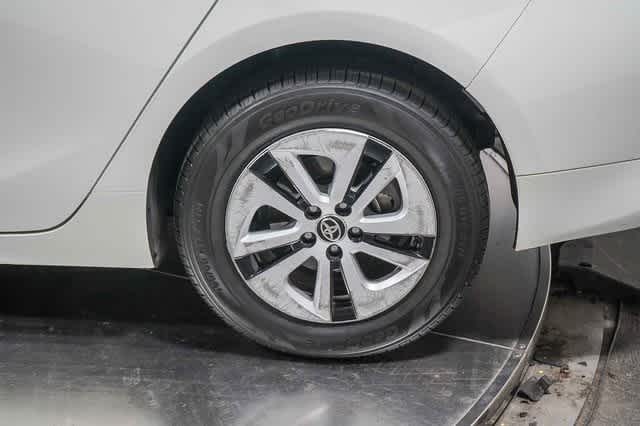 Thumbnail: 2016 Toyota Prius - 8