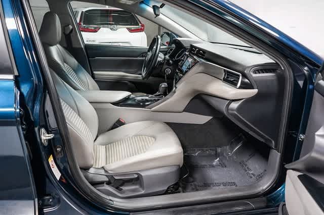 Thumbnail: 2018 Toyota Camry - 17