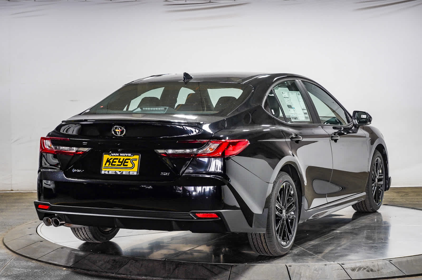 Thumbnail: 2025 Toyota Camry - 4