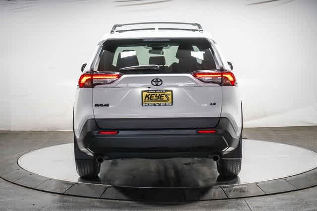 Thumbnail: 2021 Toyota RAV4 - 3