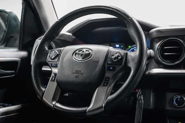 Thumbnail: 2022 Toyota Tacoma - 15