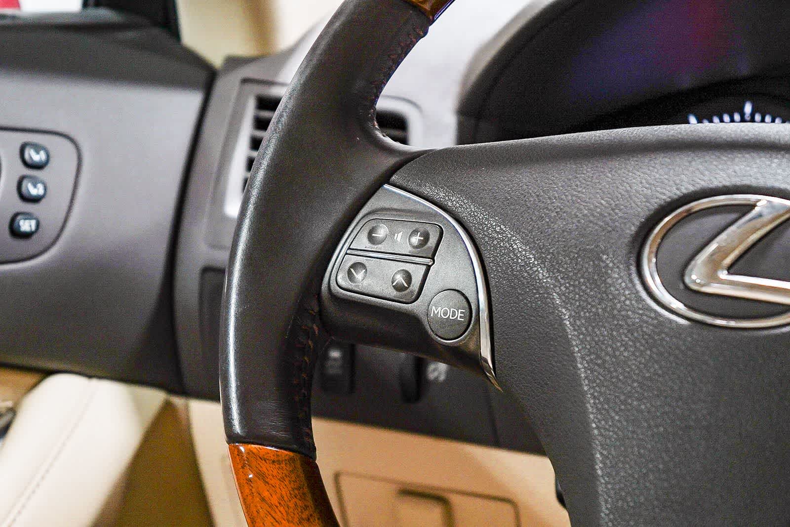 Thumbnail: 2010 Lexus ES - 16