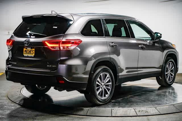 Thumbnail: 2019 Toyota Highlander - 4