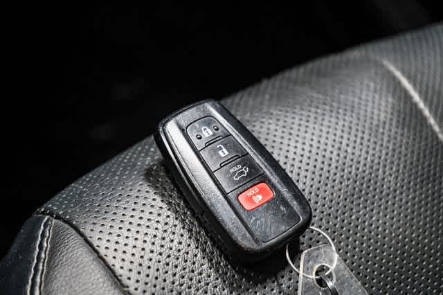 2021 Toyota Highlander Limited 29