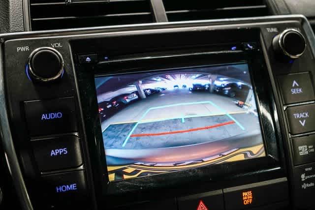 Thumbnail: 2015 Toyota Camry - 24