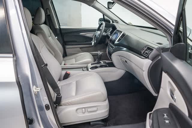 Thumbnail: 2017 Honda Pilot - 17