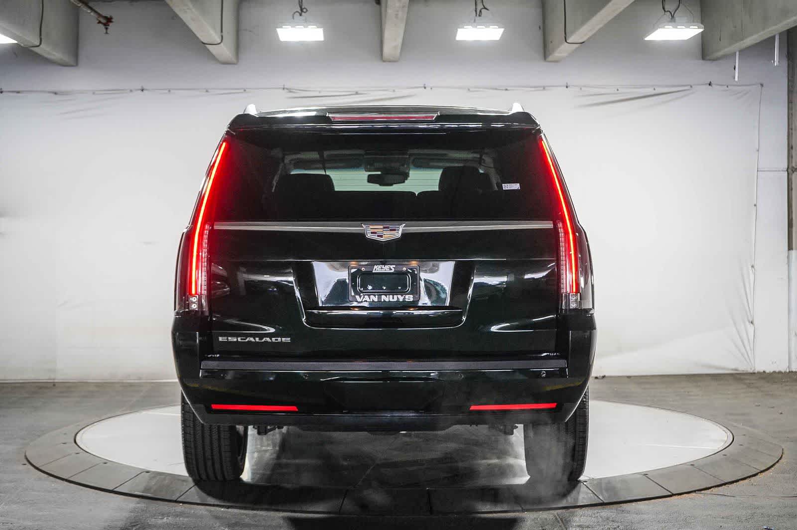Thumbnail: 2016 Cadillac Escalade - 5