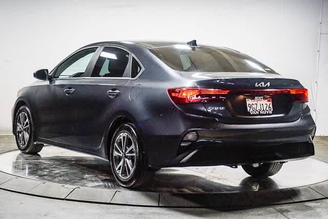 Thumbnail: 2023 Kia Forte - 8