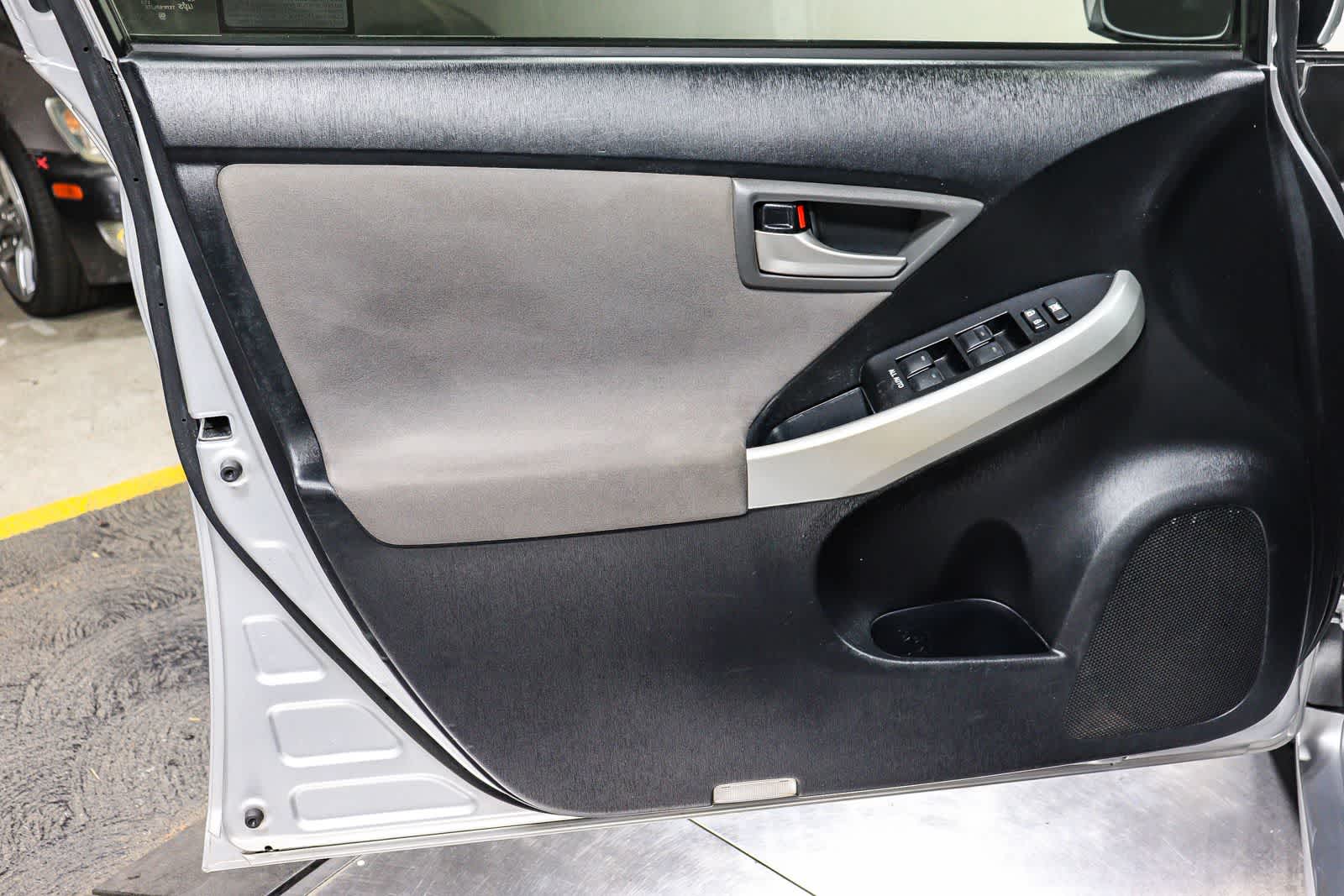 Thumbnail: 2015 Toyota Prius - 23