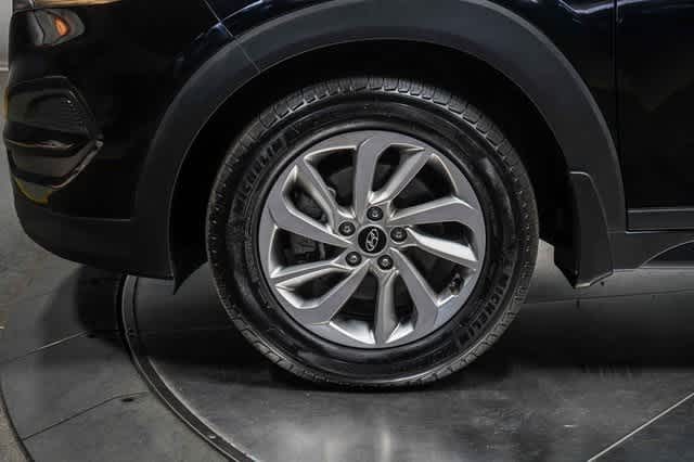 Thumbnail: 2016 Hyundai Tucson - 9