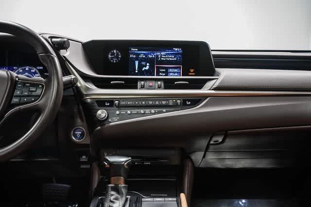 Thumbnail: 2021 Lexus ES - 13