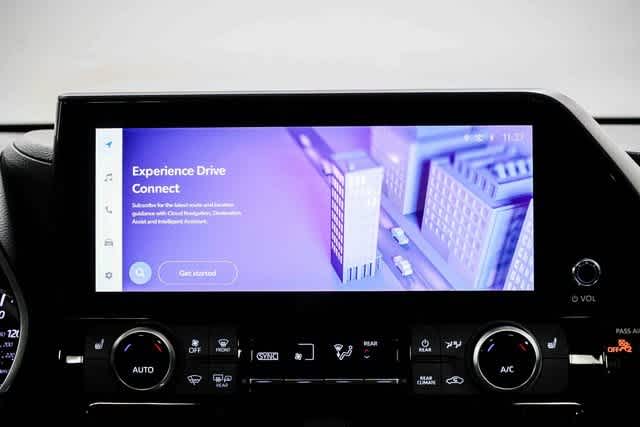 Thumbnail: 2023 Toyota Highlander - 14