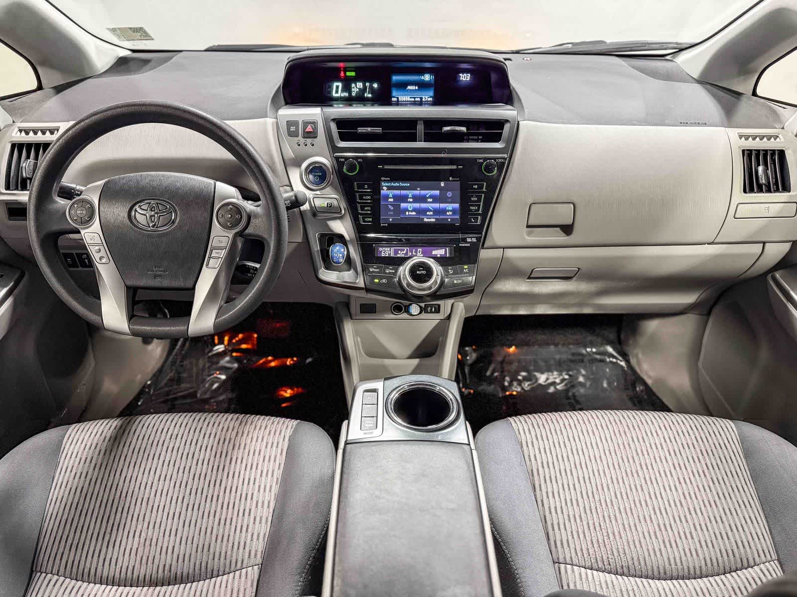 Thumbnail: 2016 Toyota Prius v - 13