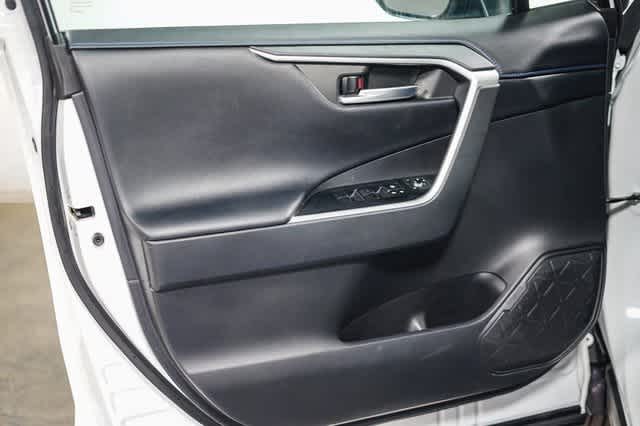 Thumbnail: 2019 Toyota RAV4 - 23