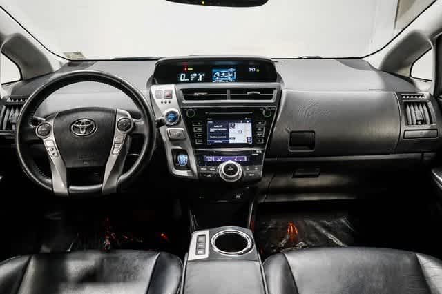 Thumbnail: 2017 Toyota Prius v - 13